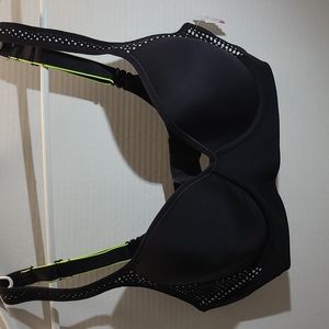 34D Maidenform bra dm7990